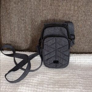 Bnwot Lug Skeeter Gray Striped Crossbody/Waist Bag**see oops on handle**